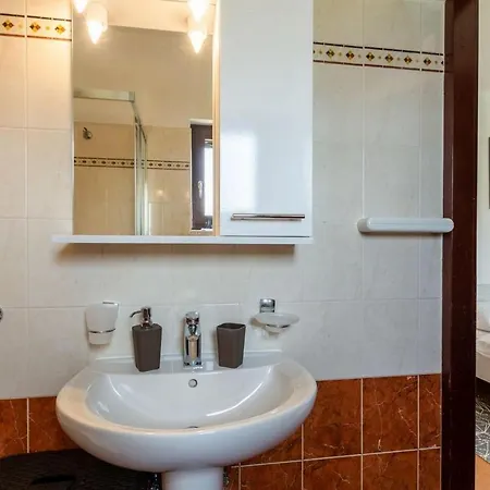 Apartman Ornela Kastelir
