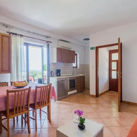 Apartman Ornela Kastelir